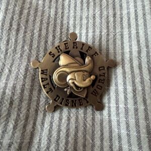 Disney Sheriff Mickey Mouse Pin